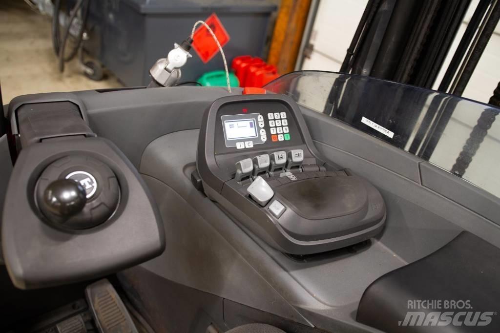 BT RR E 160 Ретрак/ Високоповдигач с изместване на вилката напред
