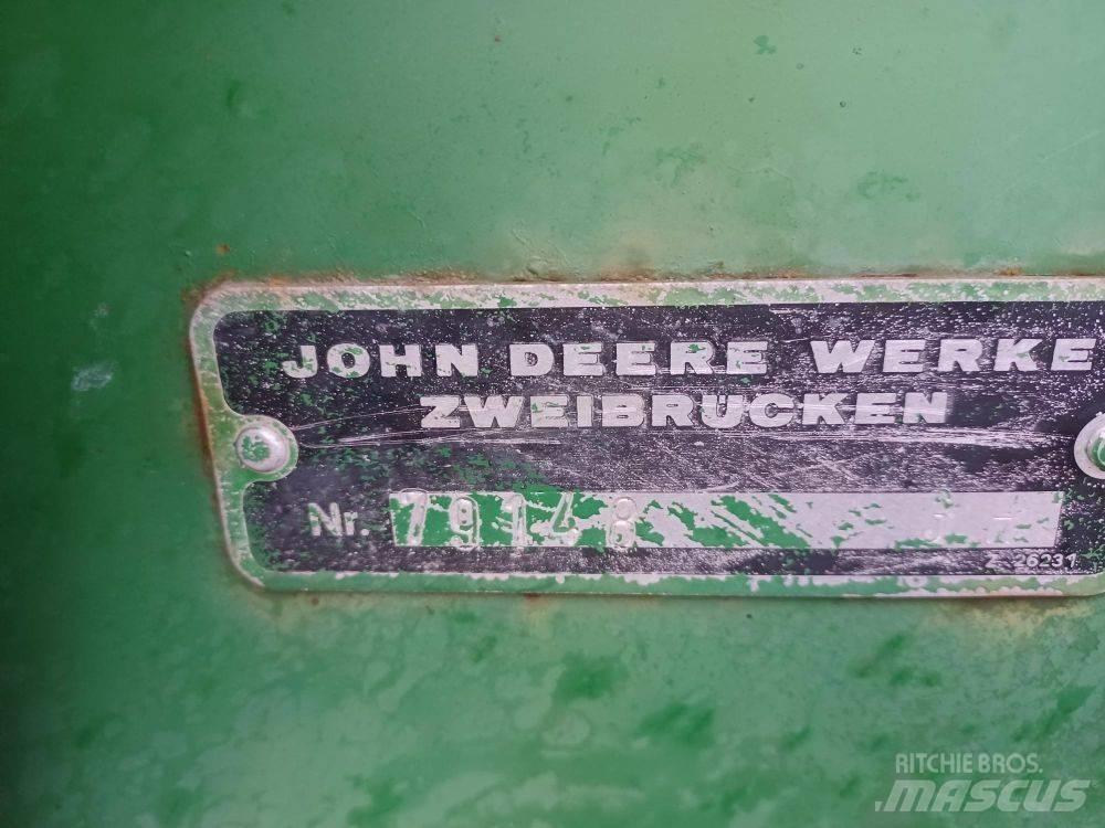 John Deere 1000 Култиватори