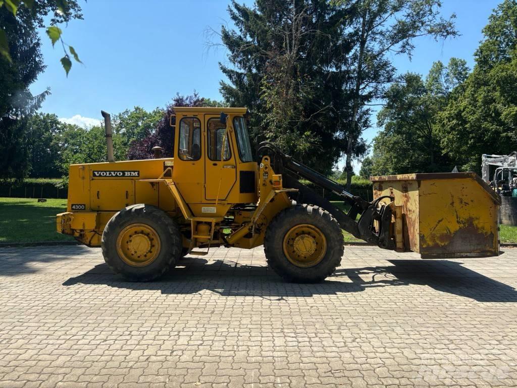 Volvo BM 4300 Колесни товарачи