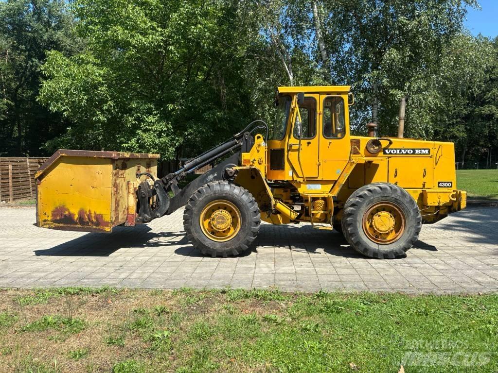 Volvo BM 4300 Колесни товарачи