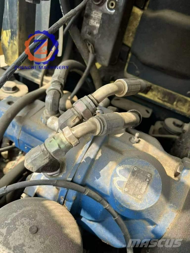 Hyundai 60 W Колесни екскаватори