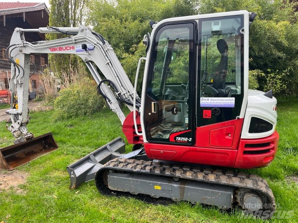 Takeuchi TB250-2 Мини екскаватори < 7 т