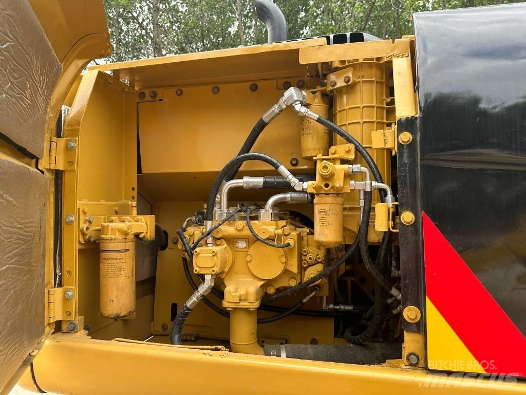 CAT 320D Верижен екскаватор