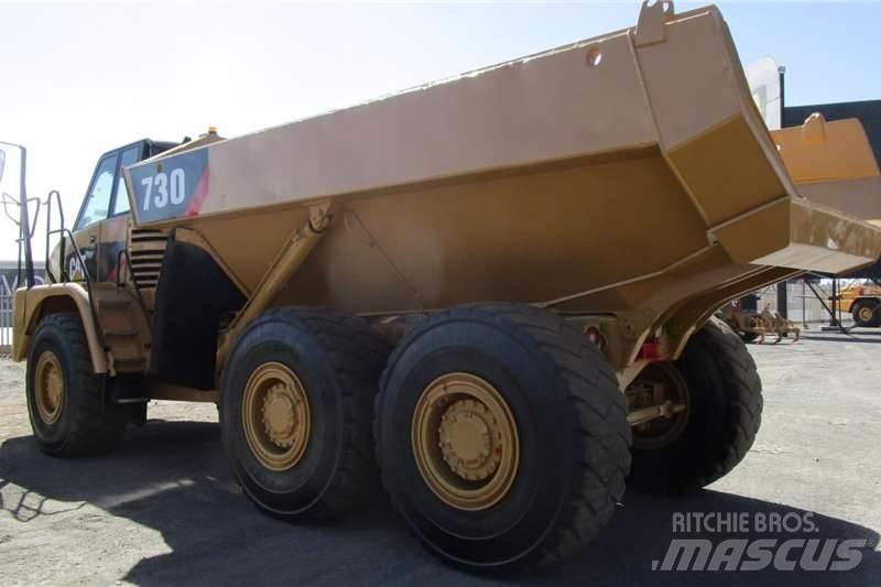 CAT 730 Дъмпери/моторни превозни средства
