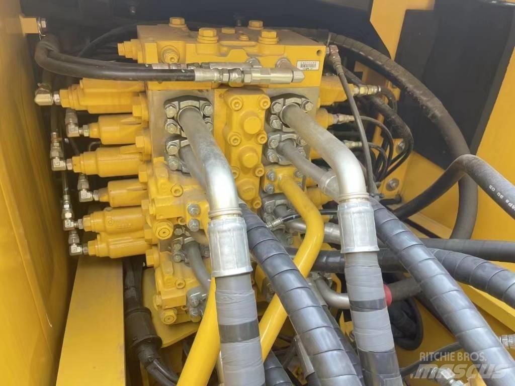 CAT 315 E Средни екскаватори 7т - 12т