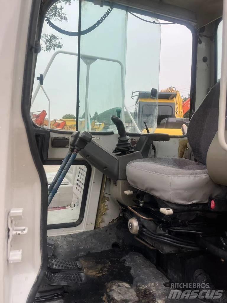 Takeuchi TB180C Верижен екскаватор