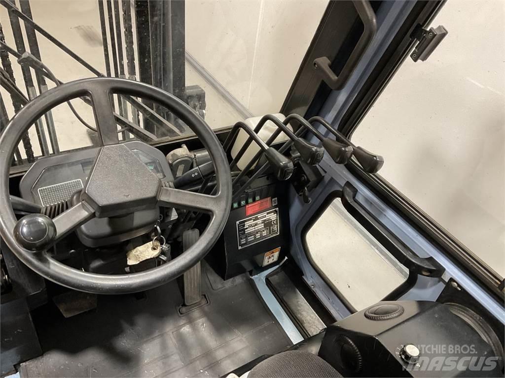 Utilev UT30P Дизелови камиони