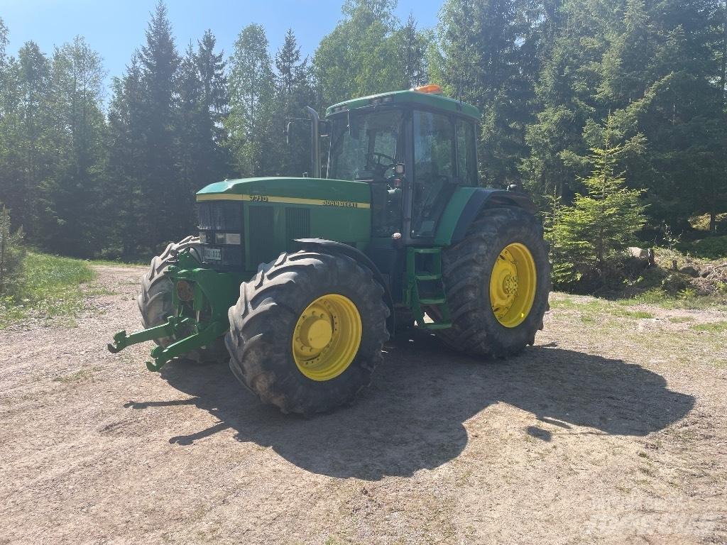 John Deere 7710 Трактори