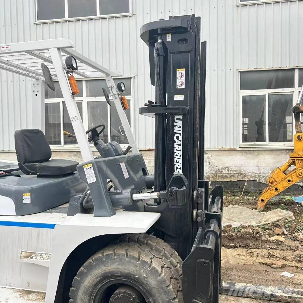 TCM 70 Дизелови камиони