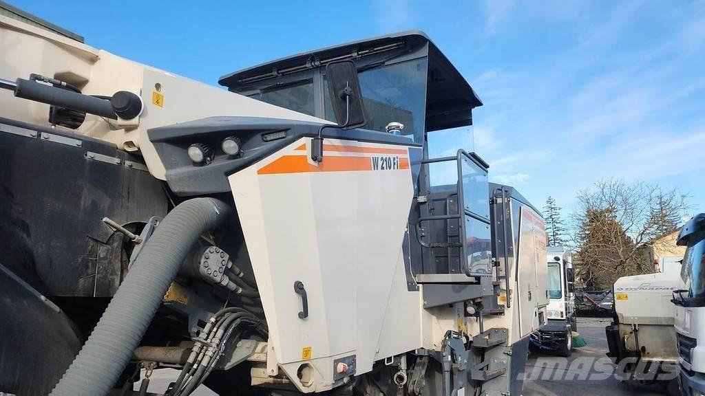 Wirtgen W210 FI Машини за бетонов камък
