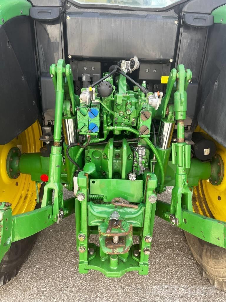 John Deere 6115 M Трактори