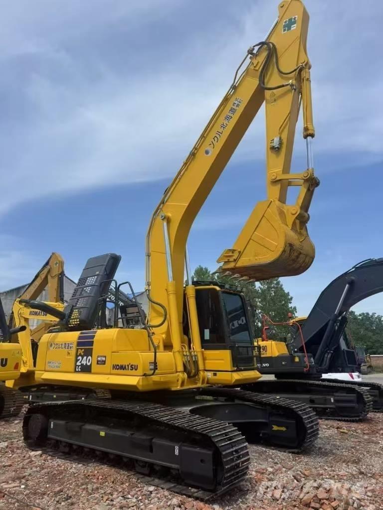 Komatsu 240LC-8 Верижен екскаватор