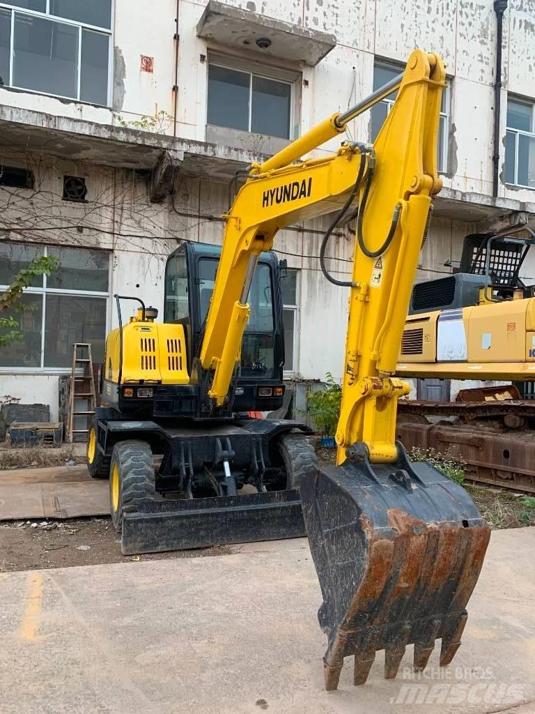 Hyundai Robex 60 W-7 Колесни екскаватори