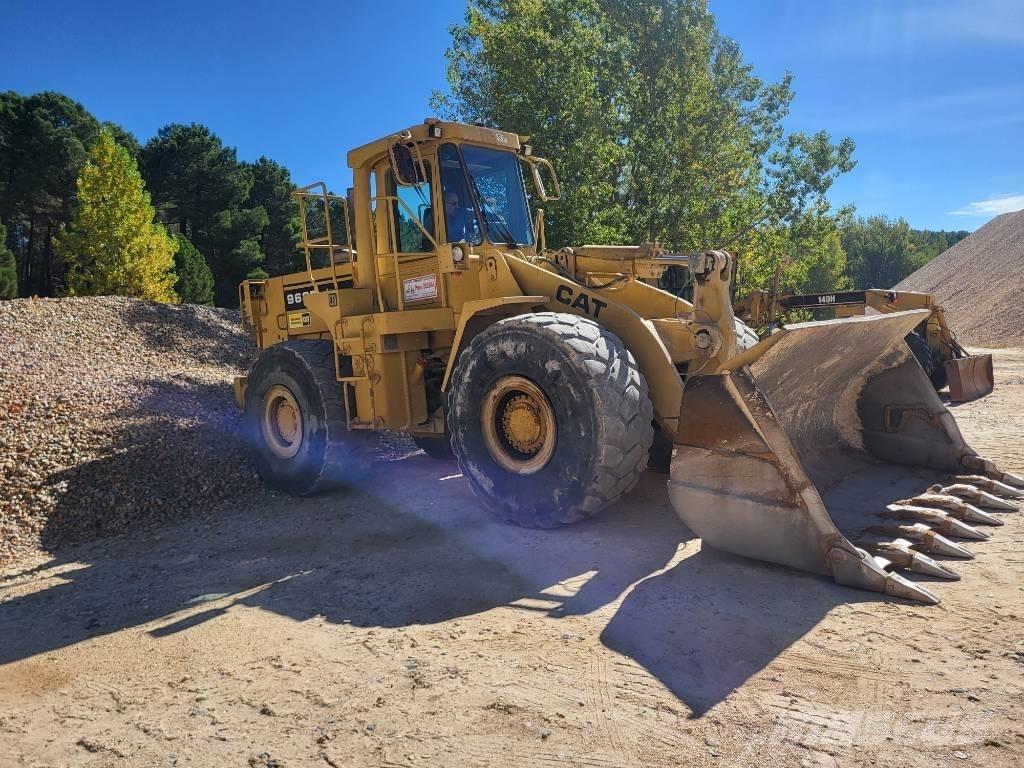 CAT 966E Колесни товарачи