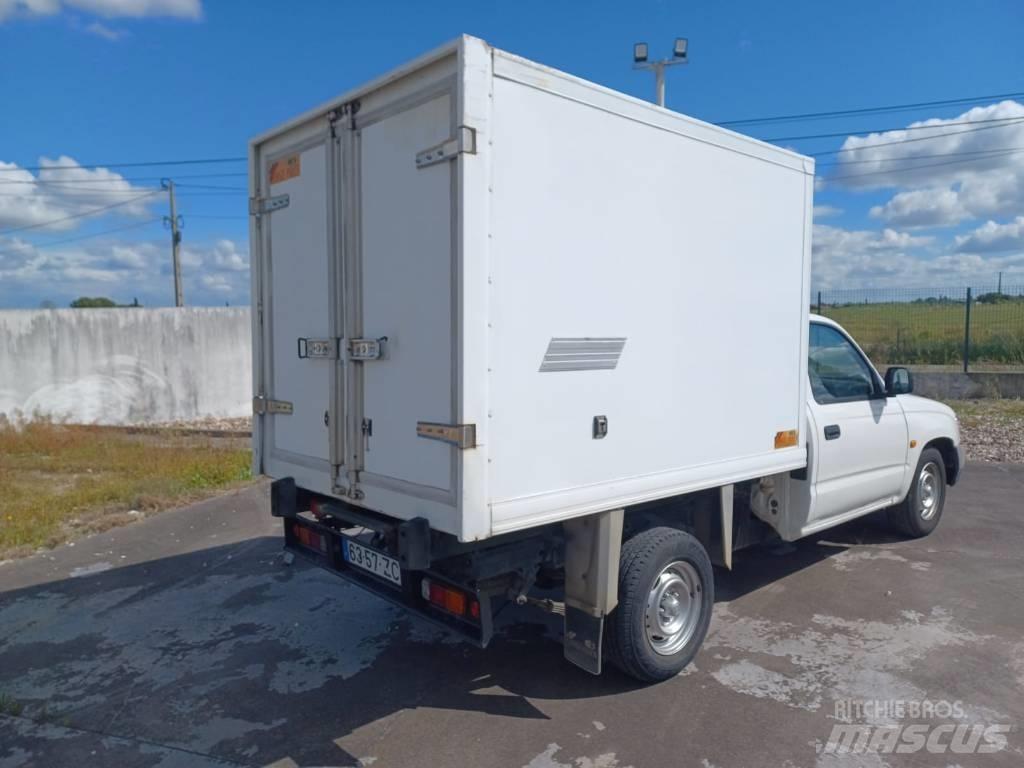 Toyota Hilux Пикапи