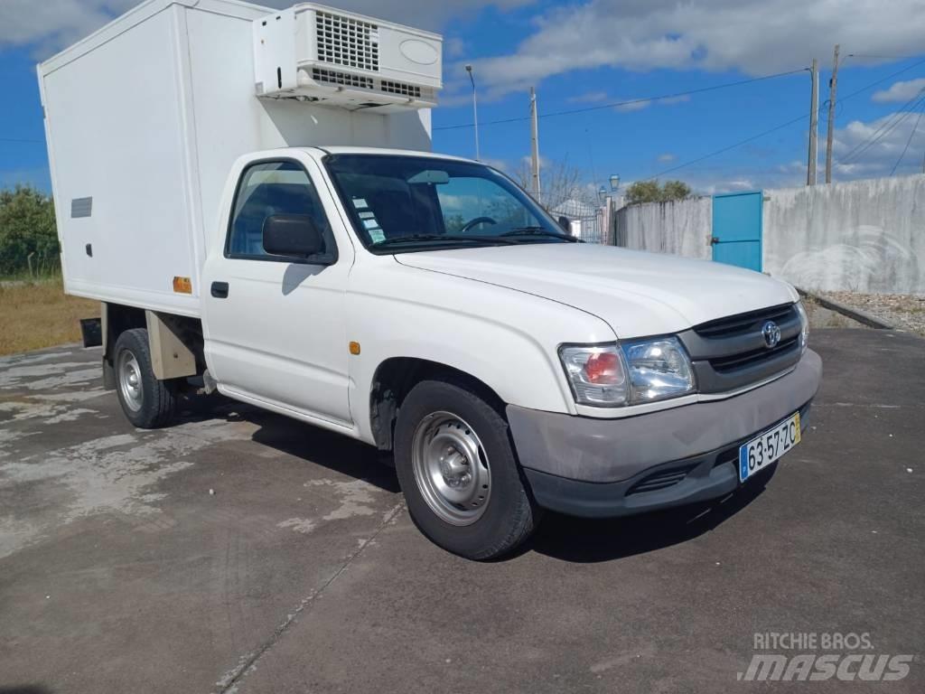 Toyota Hilux Пикапи