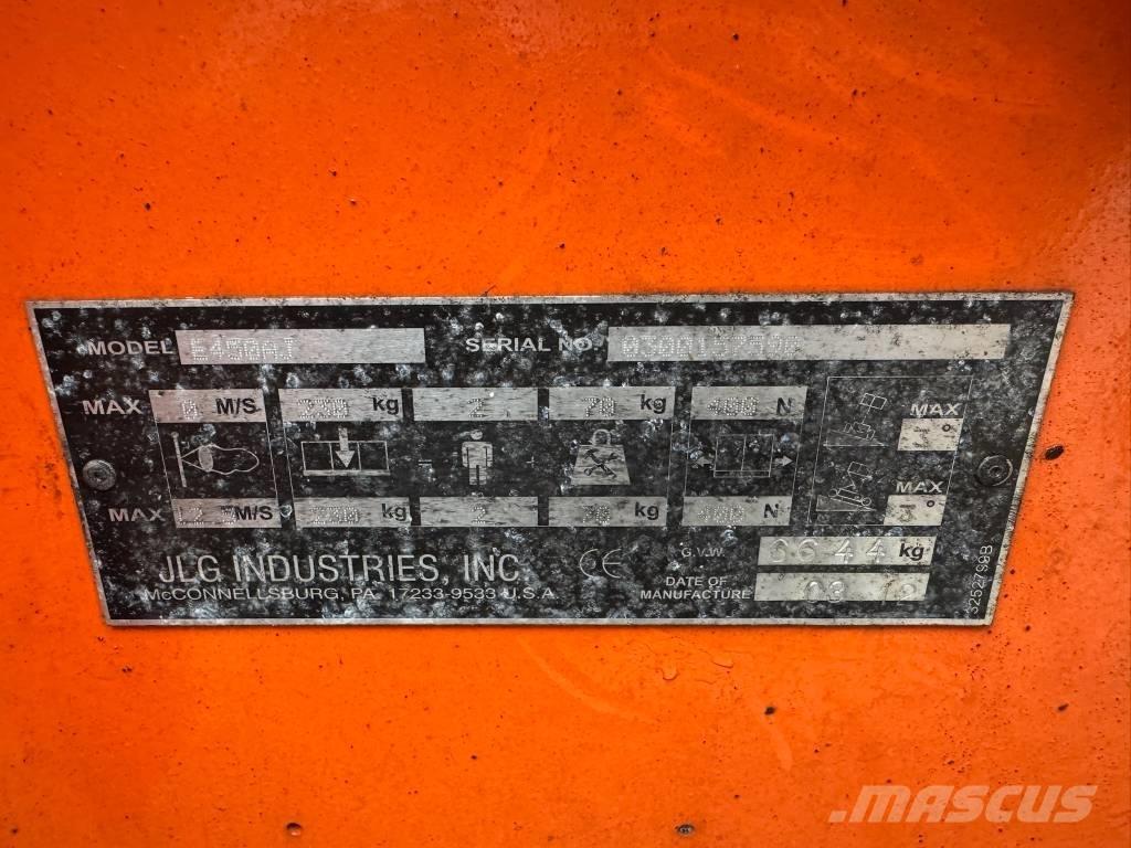 JLG E 450 AJ Съчленени стрелови подемници