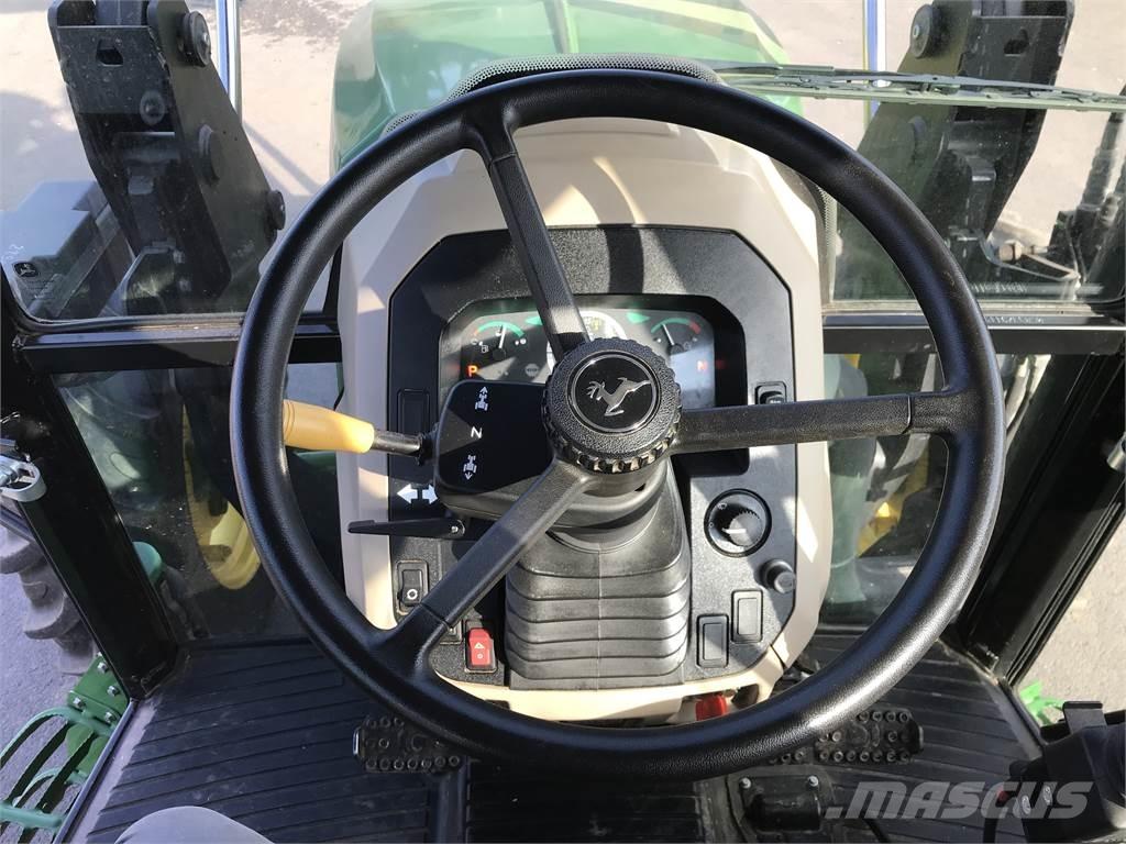 John Deere 5075 E Трактори
