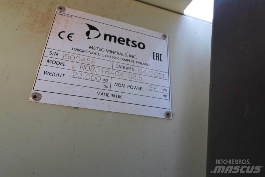 Metso S 2.5 Мобилни скрийнери
