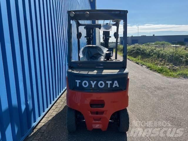 Toyota Traigo 80 Електрически вилични кари-повдигачи