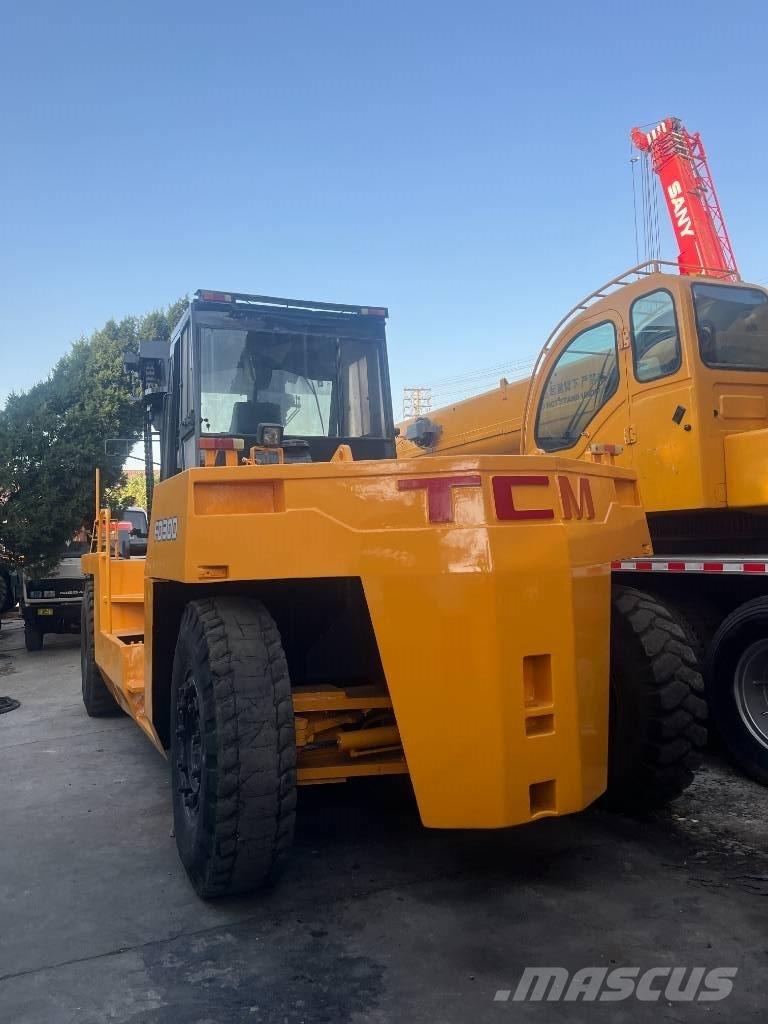 TCM FD 30 Дизелови камиони