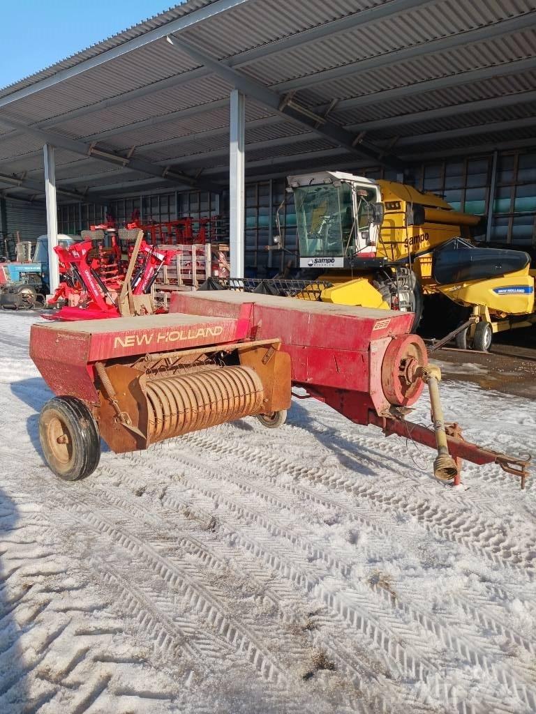 New Holland 265 Балопреси квадратни
