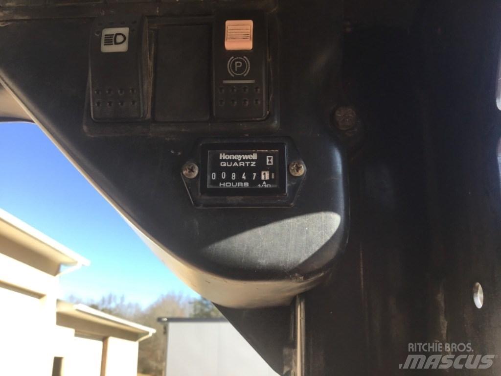 Takeuchi TS60V Мини товарачи
