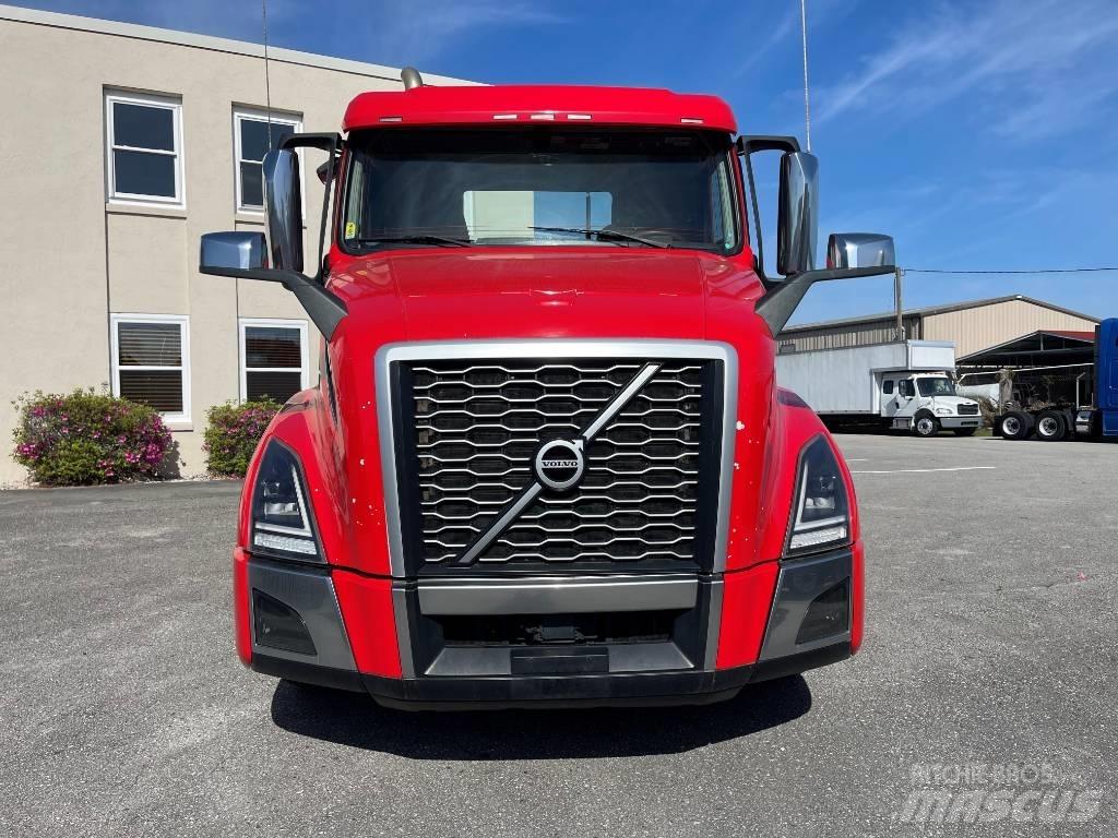 Volvo VNL64T300 Влекачи