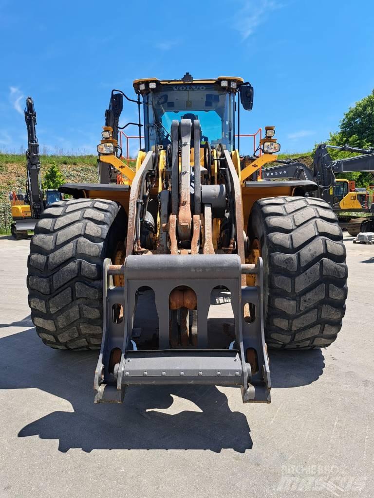 Volvo L 220 H Колесни товарачи