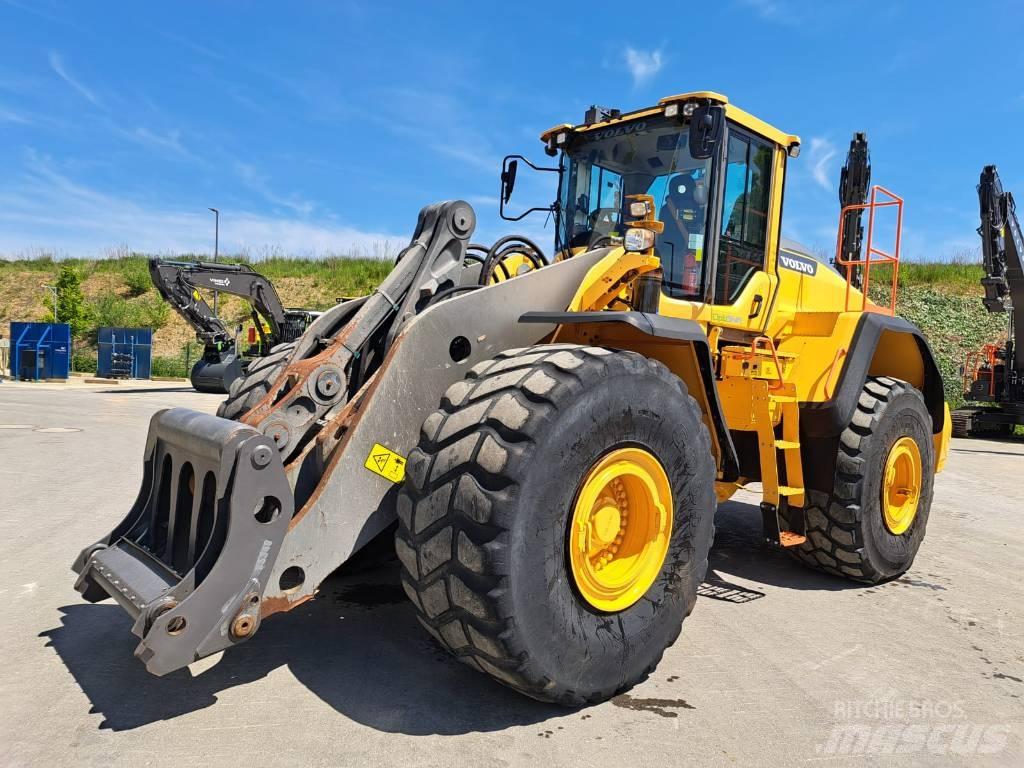 Volvo L 220 H Колесни товарачи