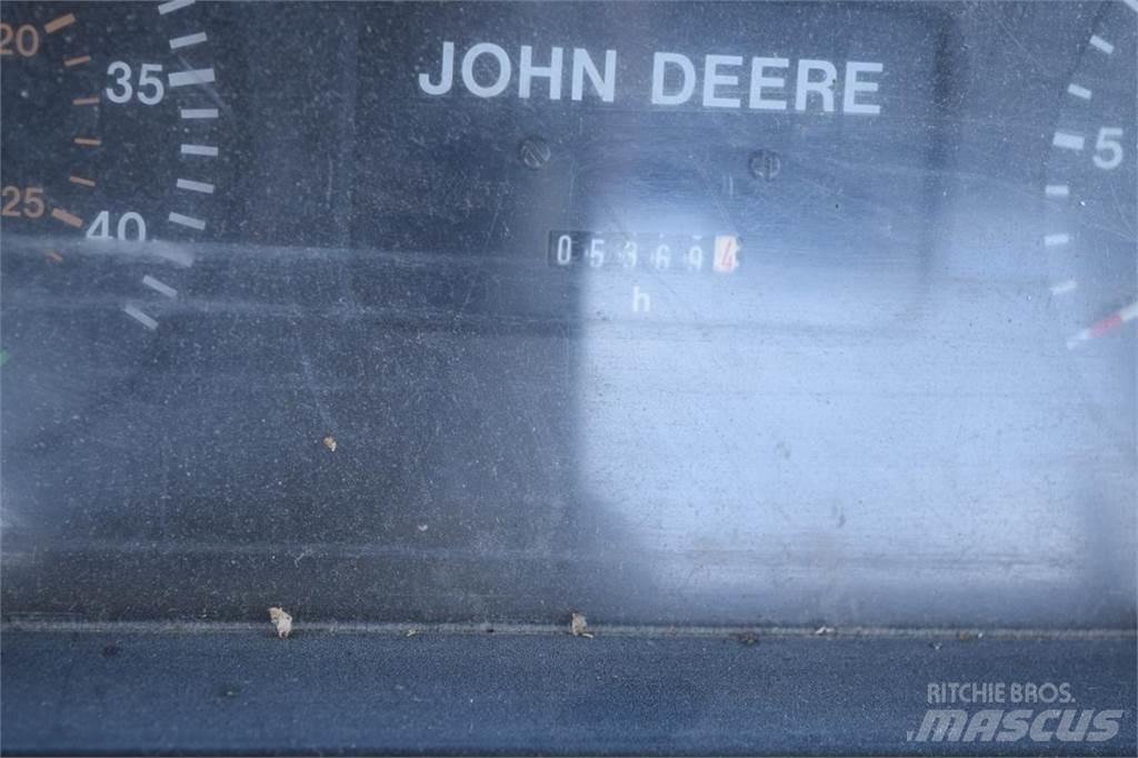 John Deere 6100 Трактори