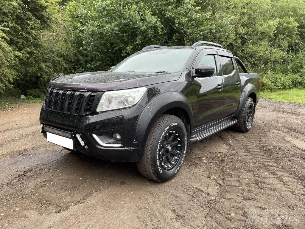 Nissan Navara Пикапи