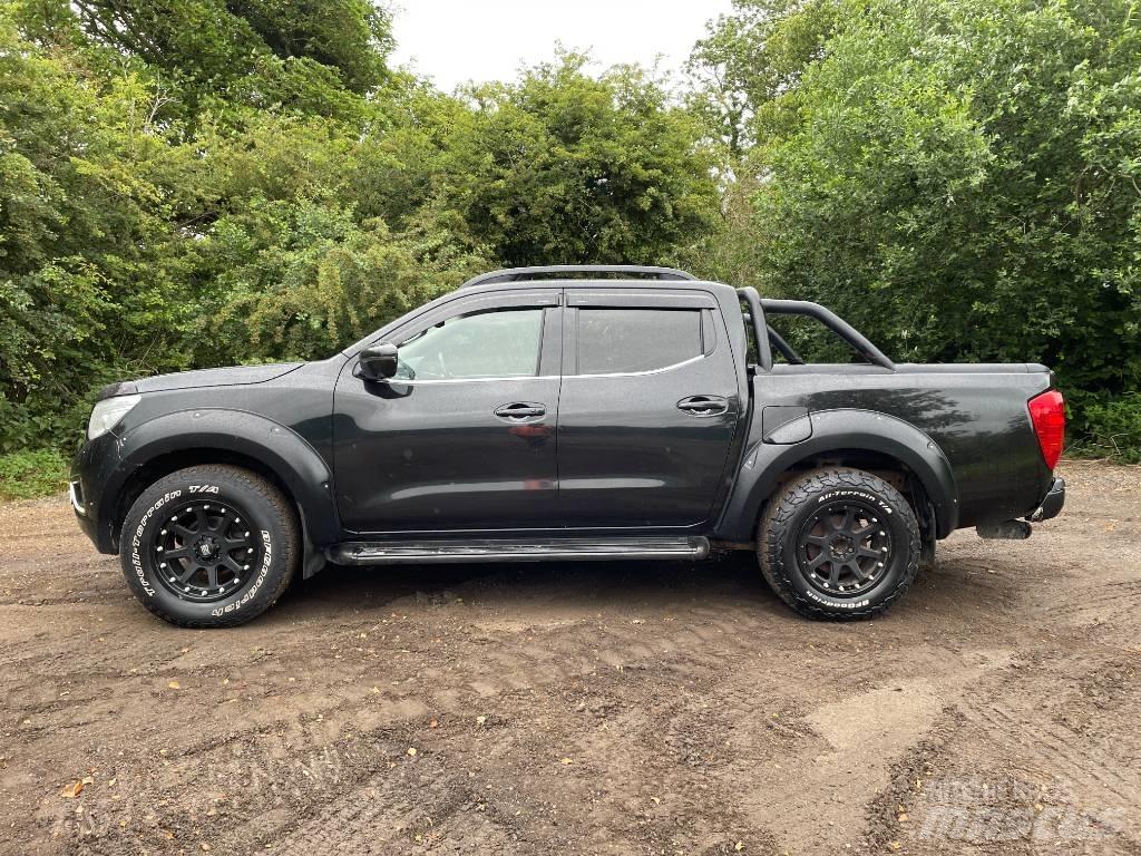Nissan Navara Пикапи