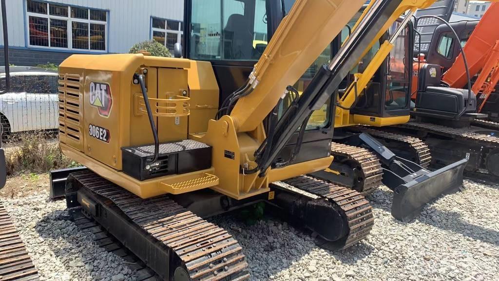 CAT 306 CR Верижен екскаватор