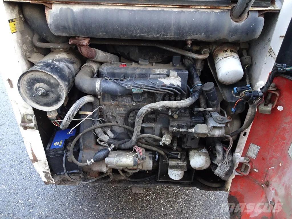 Bobcat 753 Мини товарачи
