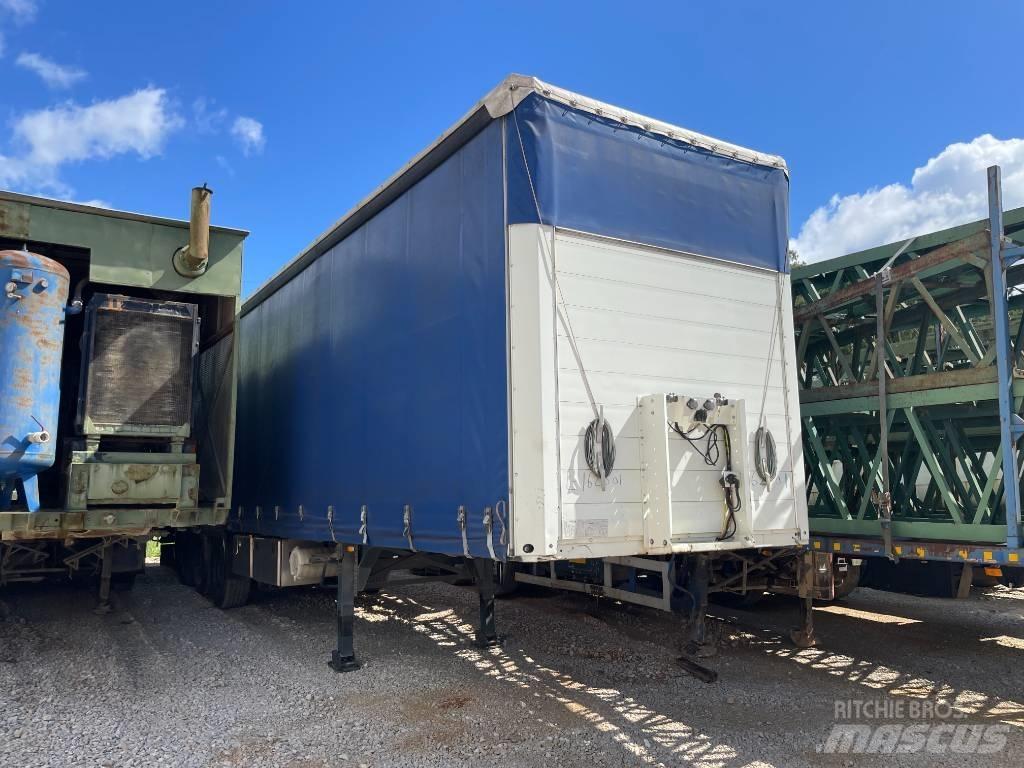 Schmitz SFG 24 Полуремаркета фургони
