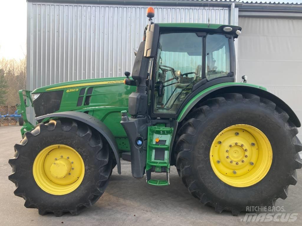 John Deere 6250 R Трактори