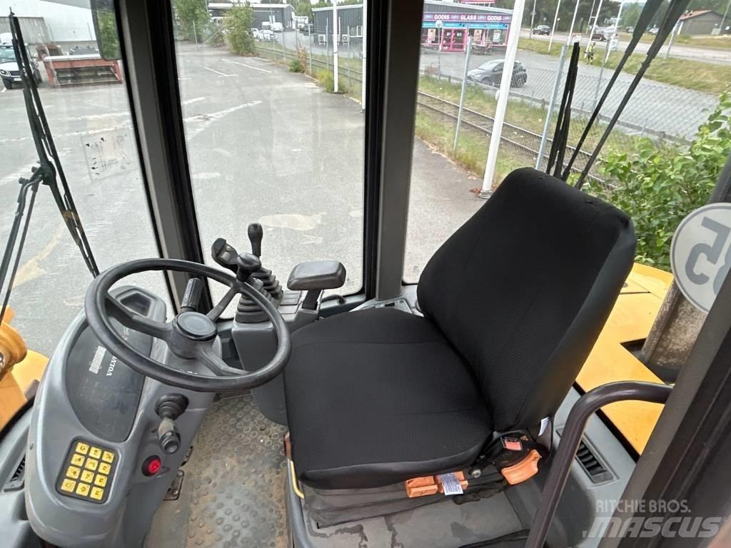 Volvo L 40 B Колесни товарачи