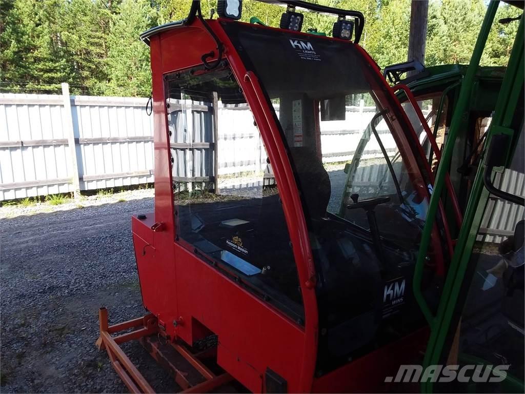 Komatsu 951 Кабина