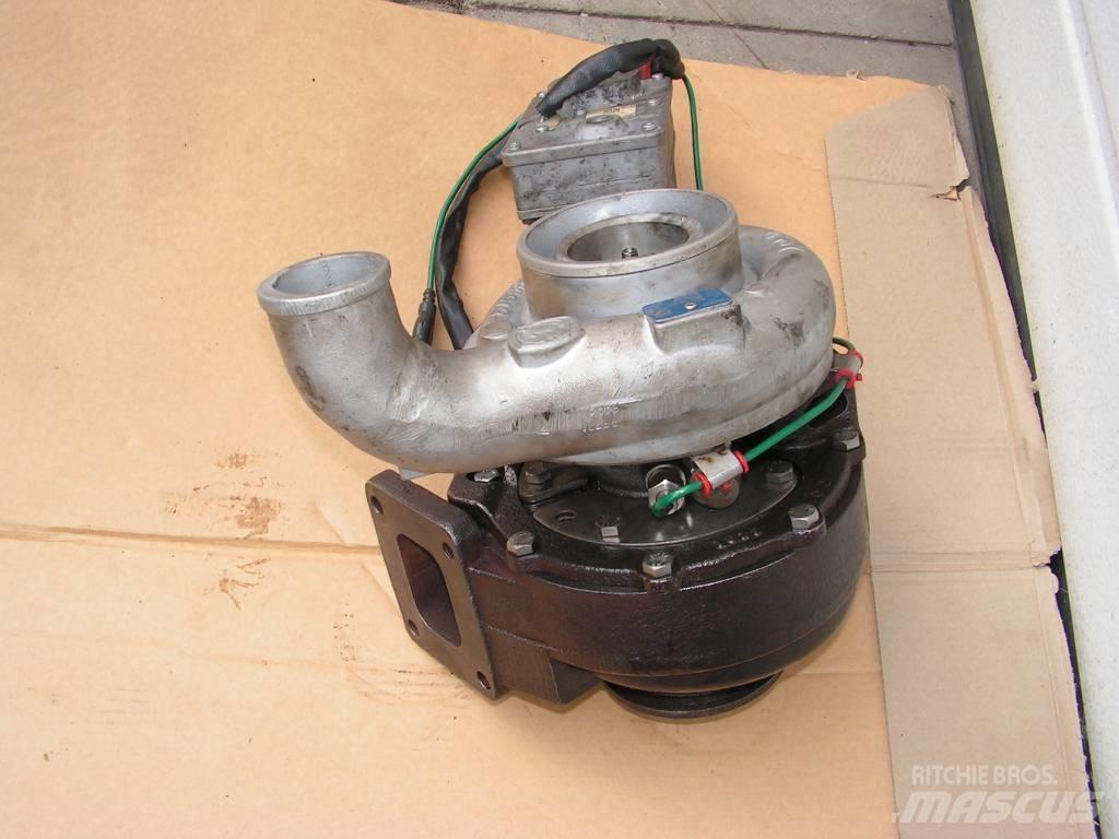 John Deere 7930 Двигатели