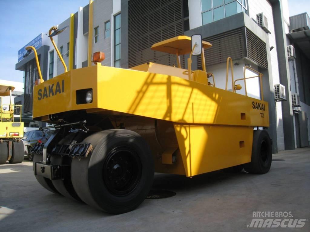 Sakai T2 Пневматични гумени  ролки
