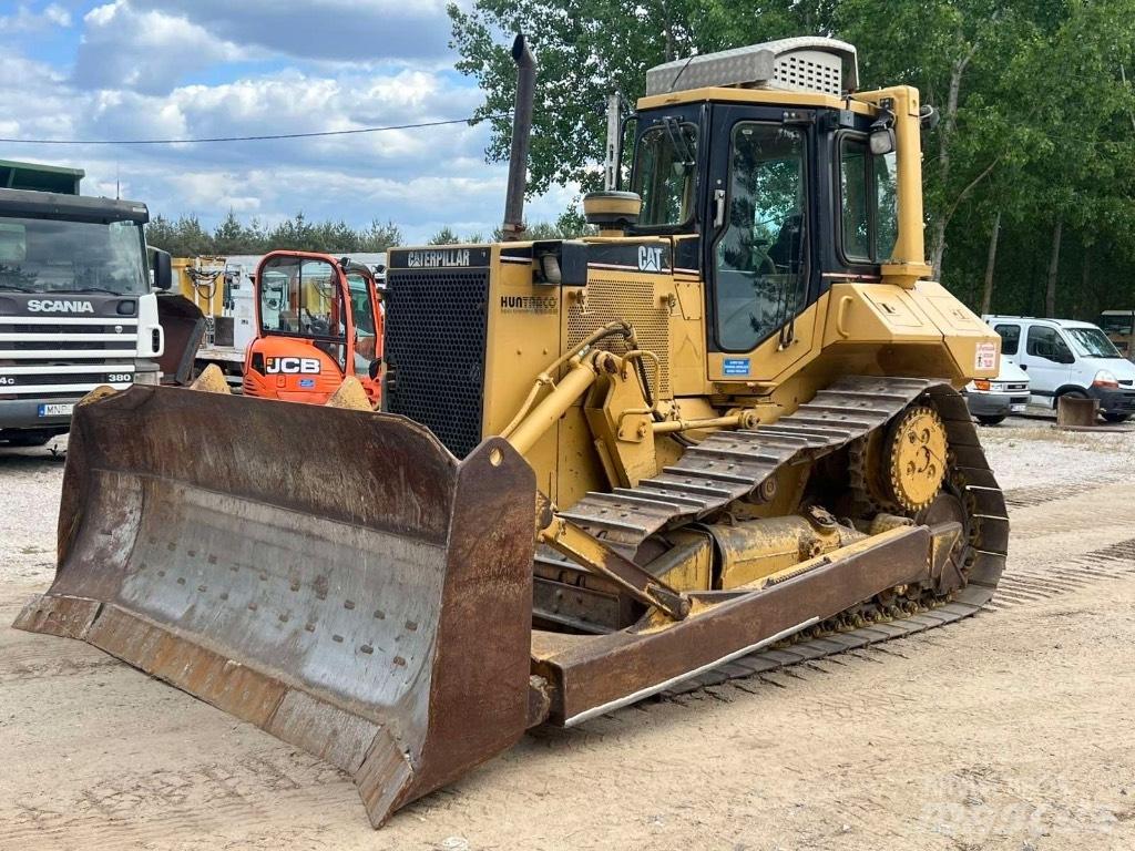 CAT D 6 M Верижни булдозери
