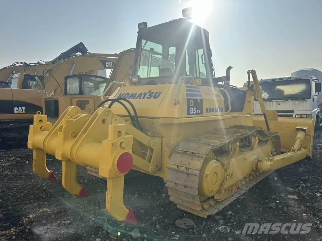 Komatsu D 85 E Верижни булдозери
