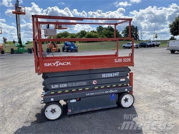 SkyJack SJ III 3226 Ножични работни платформи