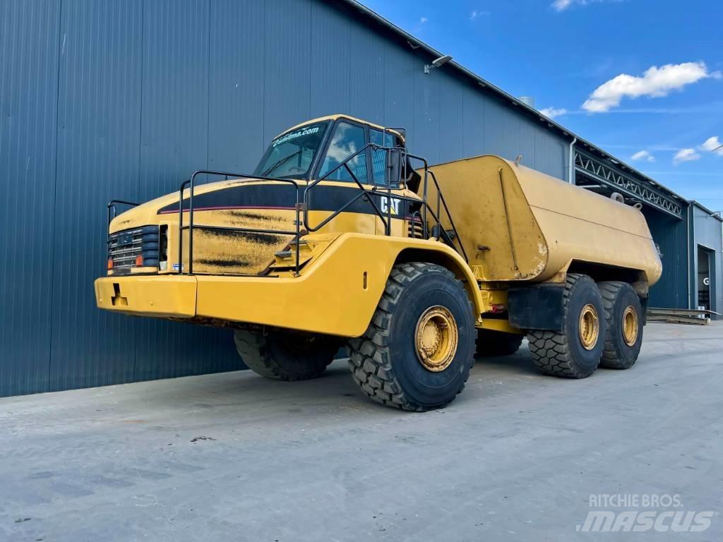 CAT 740 WATER TRUCK Цистерни за вода
