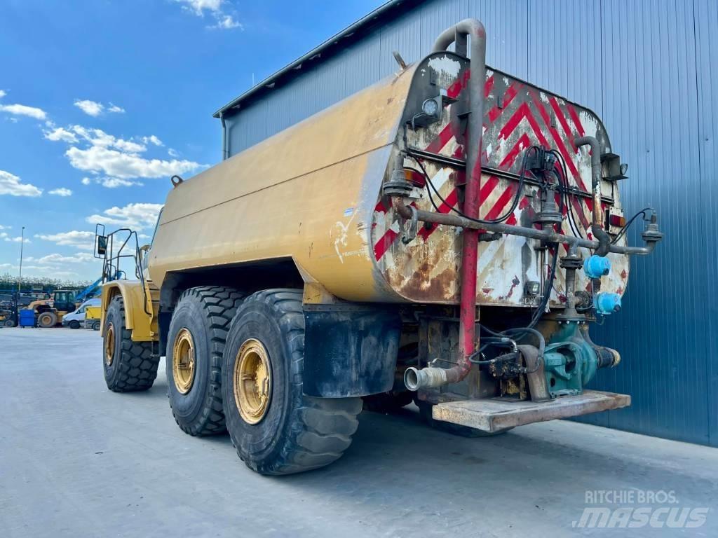 CAT 740 WATER TRUCK Цистерни за вода
