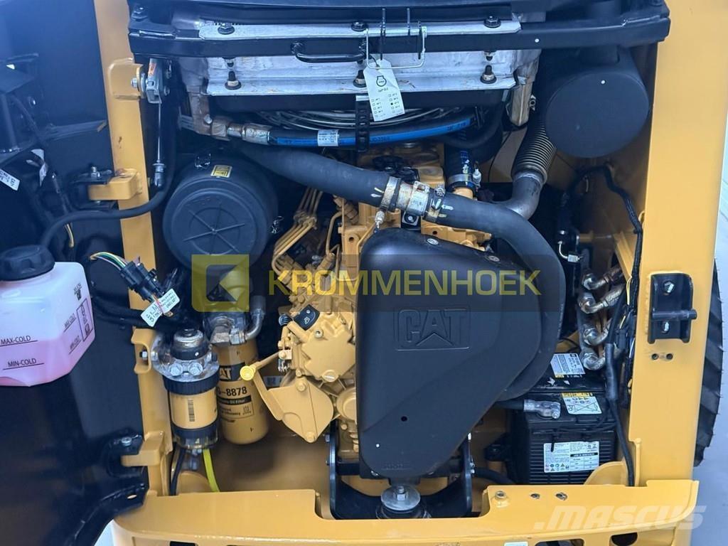 CAT 216 B3 Мини товарачи
