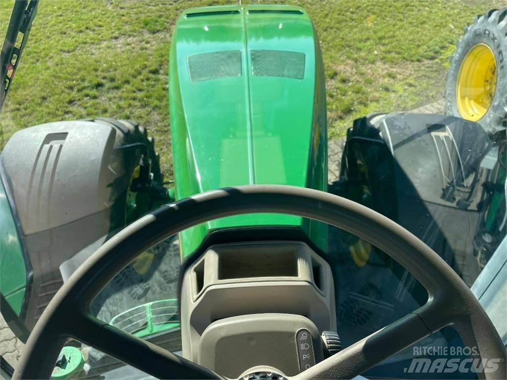 John Deere 8335R Трактори