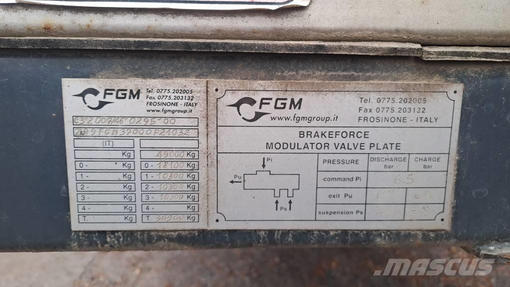 FGM FGM37 Нискотоварни полуремаркета
