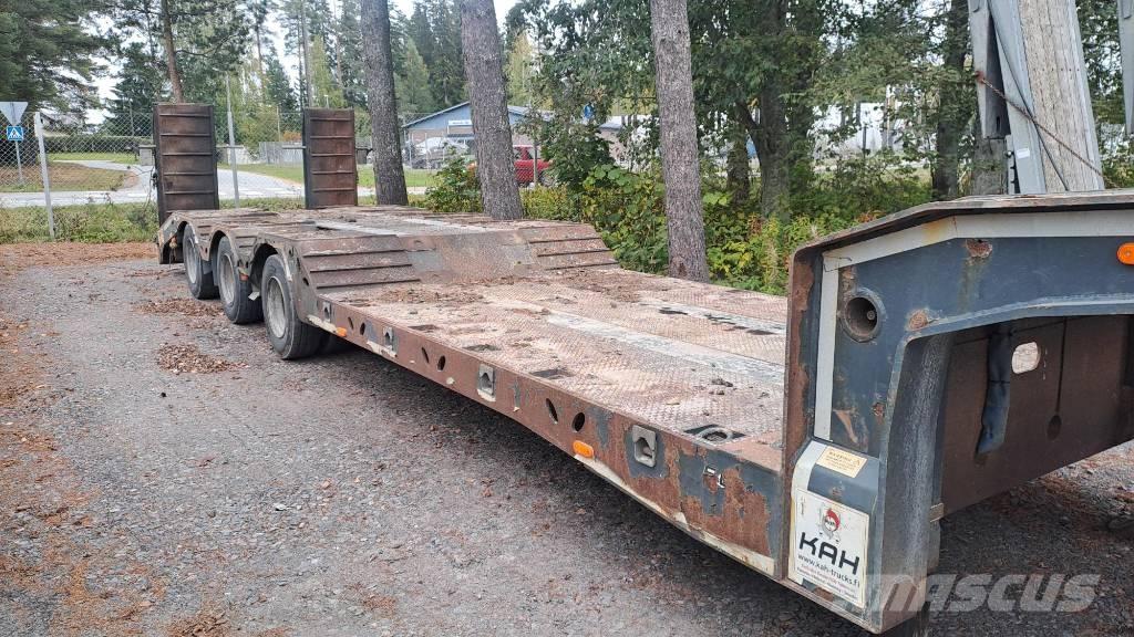 FGM FGM37 Нискотоварни полуремаркета
